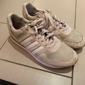 Men’s Adidas tennis shoes